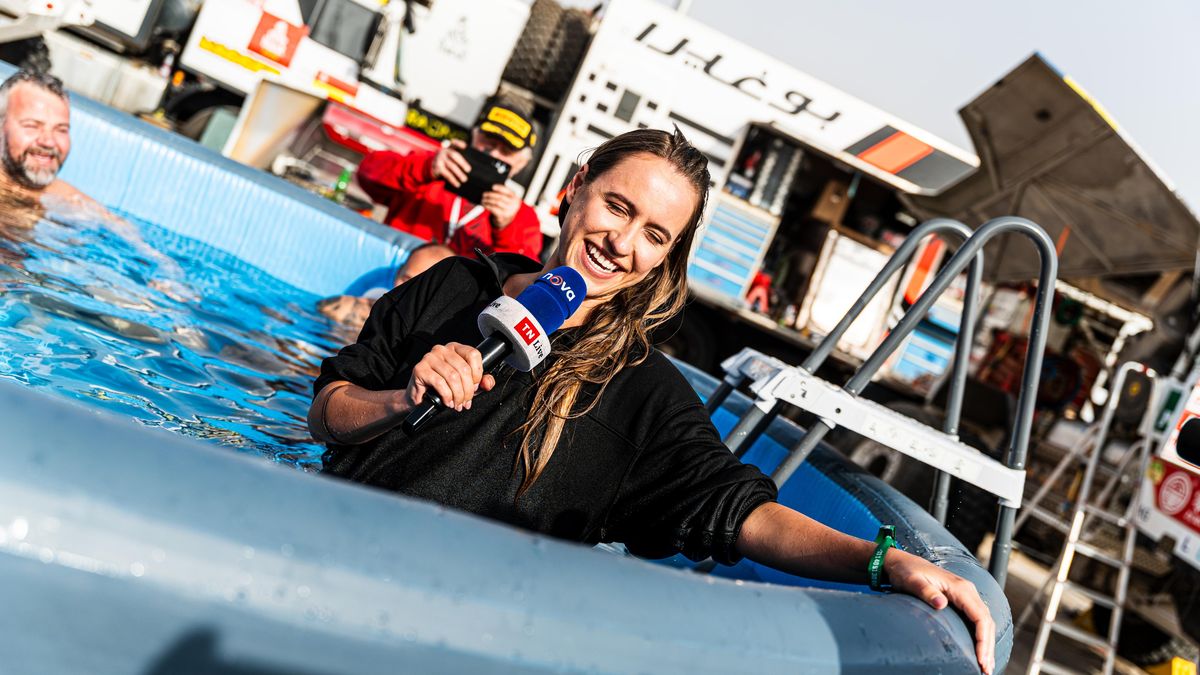 Volný den na Dakaru: Smažák pro Prokopa, moderátorku z Novy hodili do bazénu